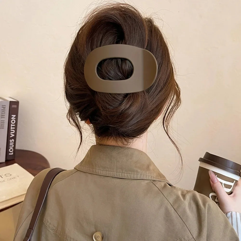 Fashion Oval Hair Claw Clip for Women New Design Leopard Matte Curved Flat Styling Barrettes Acrylic Lying Down Hair Accessories - Curl and Collar