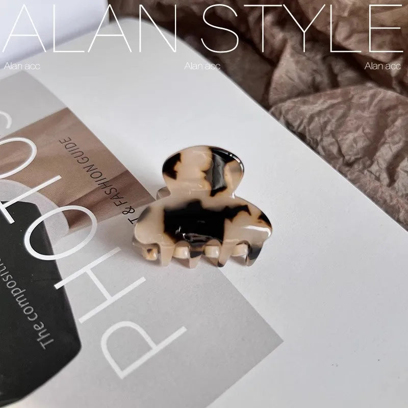 2026 New Korean style hair claw clip Fairy hair clips Mini Delicate hair claw Pretty hairclip Accessories for women - Curl and Collar