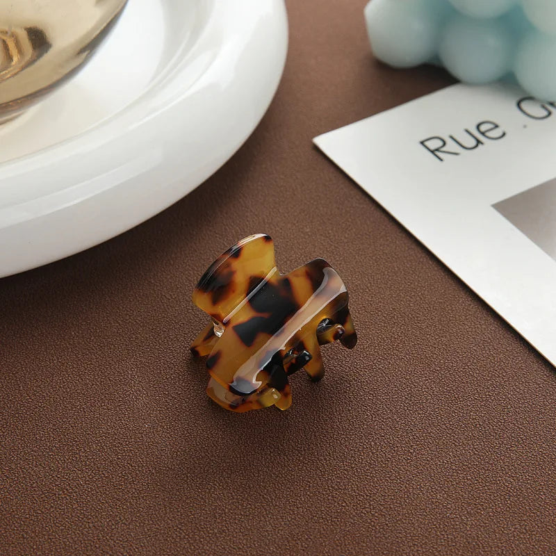 2026 New Korean style hair claw clip Fairy hair clips Mini Delicate hair claw Pretty hairclip Accessories for women - Curl and Collar