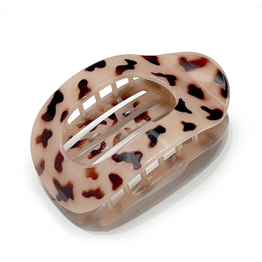 Fashion Oval Hair Claw Clip for Women New Design Leopard Matte Curved Flat Styling Barrettes Acrylic Lying Down Hair Accessories - Curl and Collar