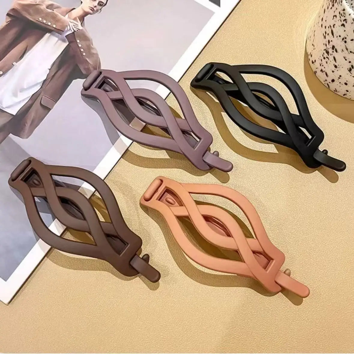 4PCS French Flat Round Hair Clips Vintage Twisted Non-Slip Buckle for Thick Thin Hair Women Girls - Curl and Collar